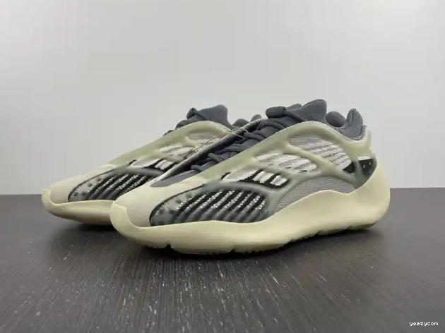 V3 700 Yeezy Fade Salt Adidas ID1674 0705